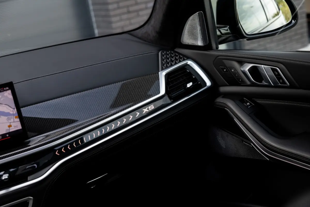 xDrive50e | Pano | B&W Audio | Massage |