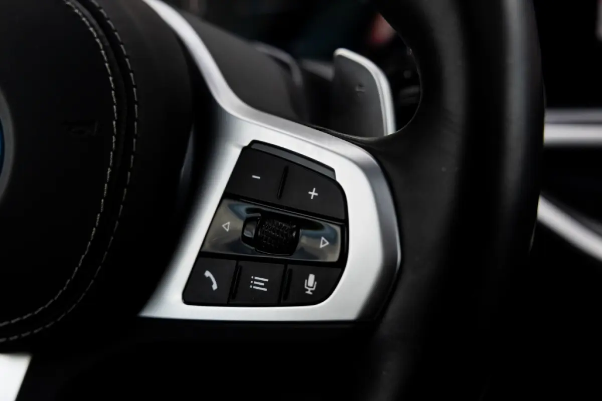 xDrive50e | Pano | B&W Audio | Massage |