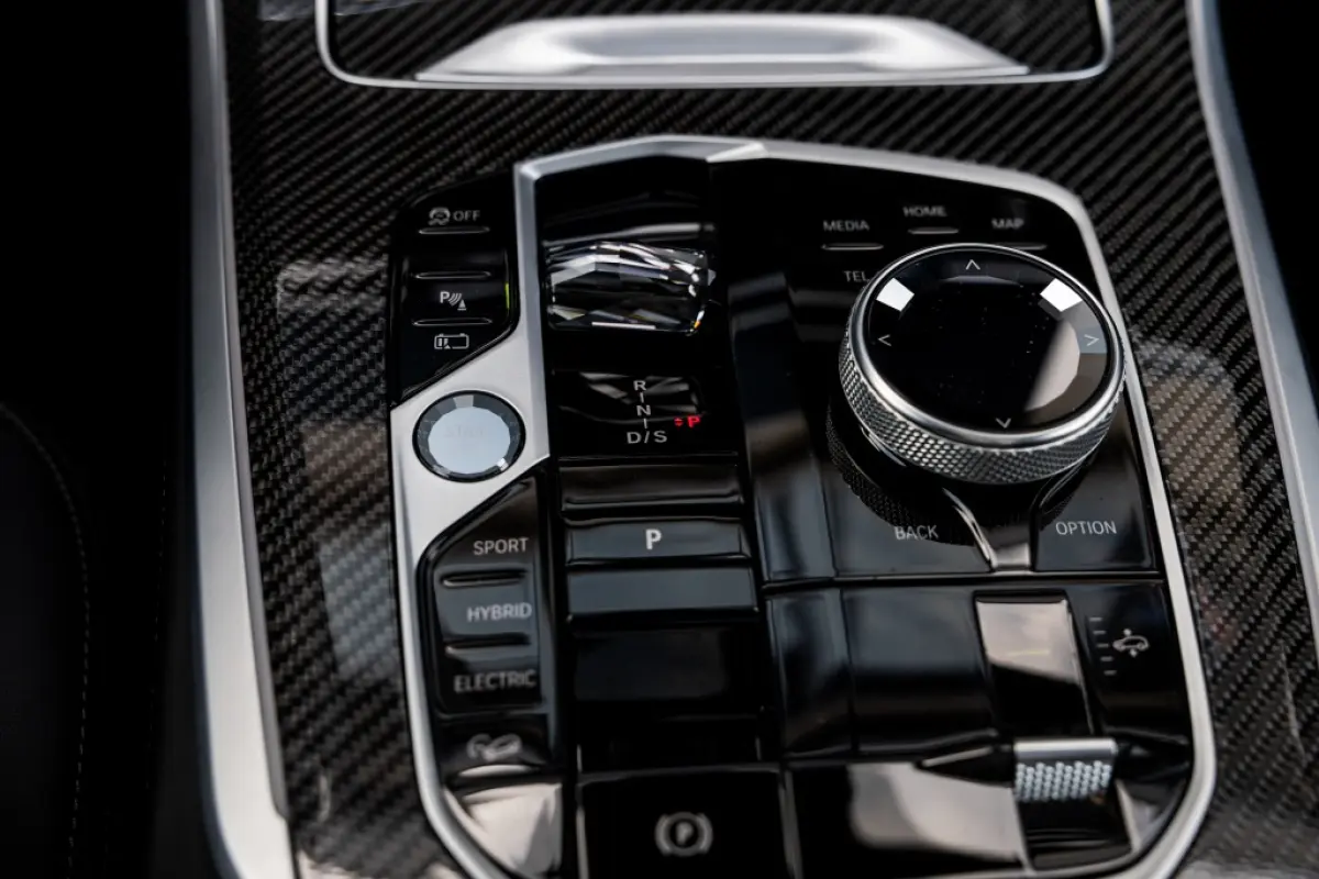 xDrive50e | Pano | B&W Audio | Massage | Frozen Grey |