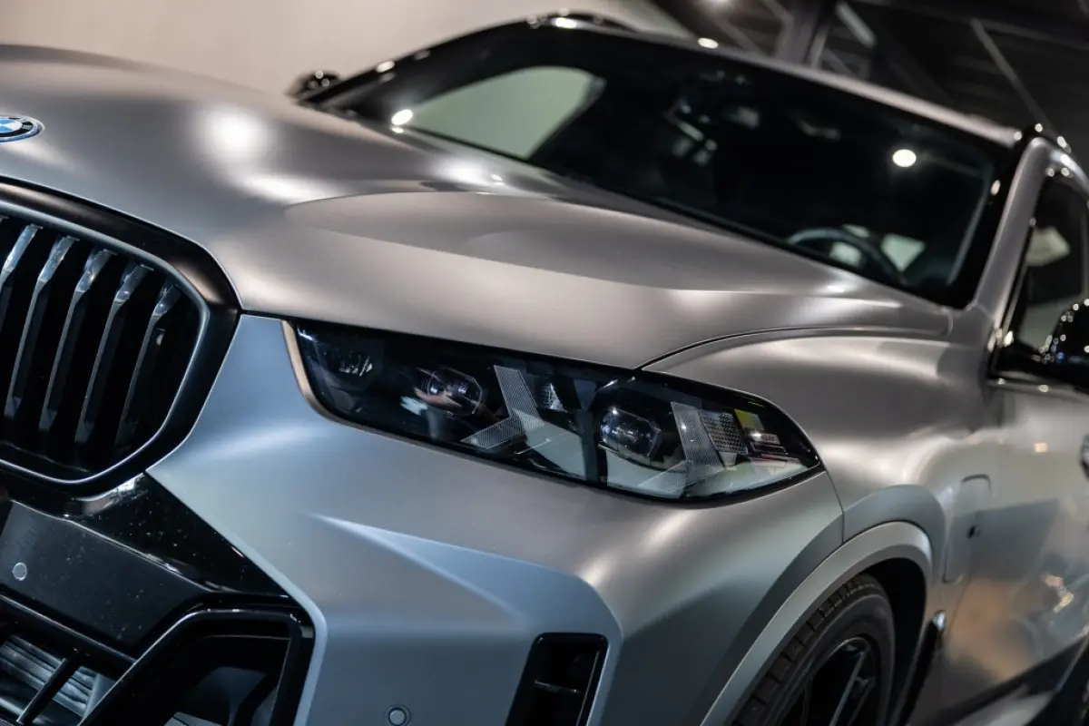 xDrive50e | Pano | B&W Audio | Massage |