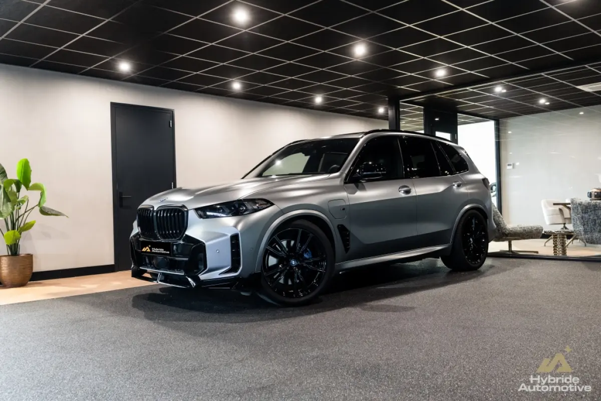 xDrive50e | Pano | B&W Audio | Massage | Frozen Grey |