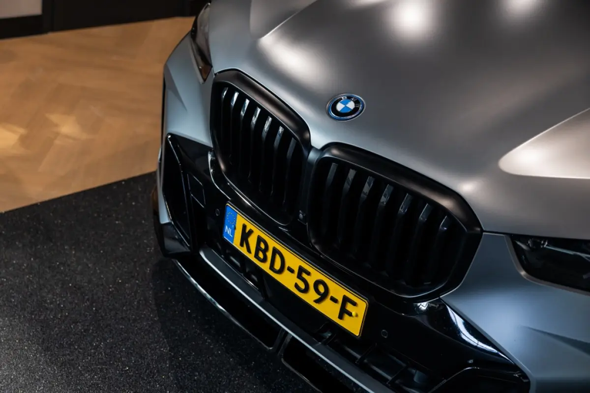 xDrive50e | Pano | B&W Audio | Massage |