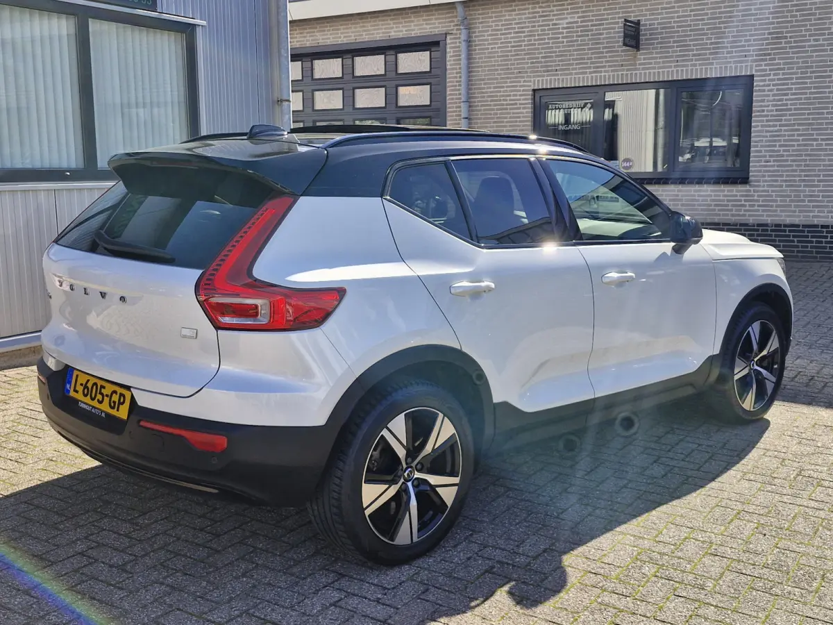 P8 AWD R-Design | Warmtepomp | Lounge Pack (audio installatie premium, elektrisch glazen panorama-dak, parkeersensor voor, rondomzicht camera)