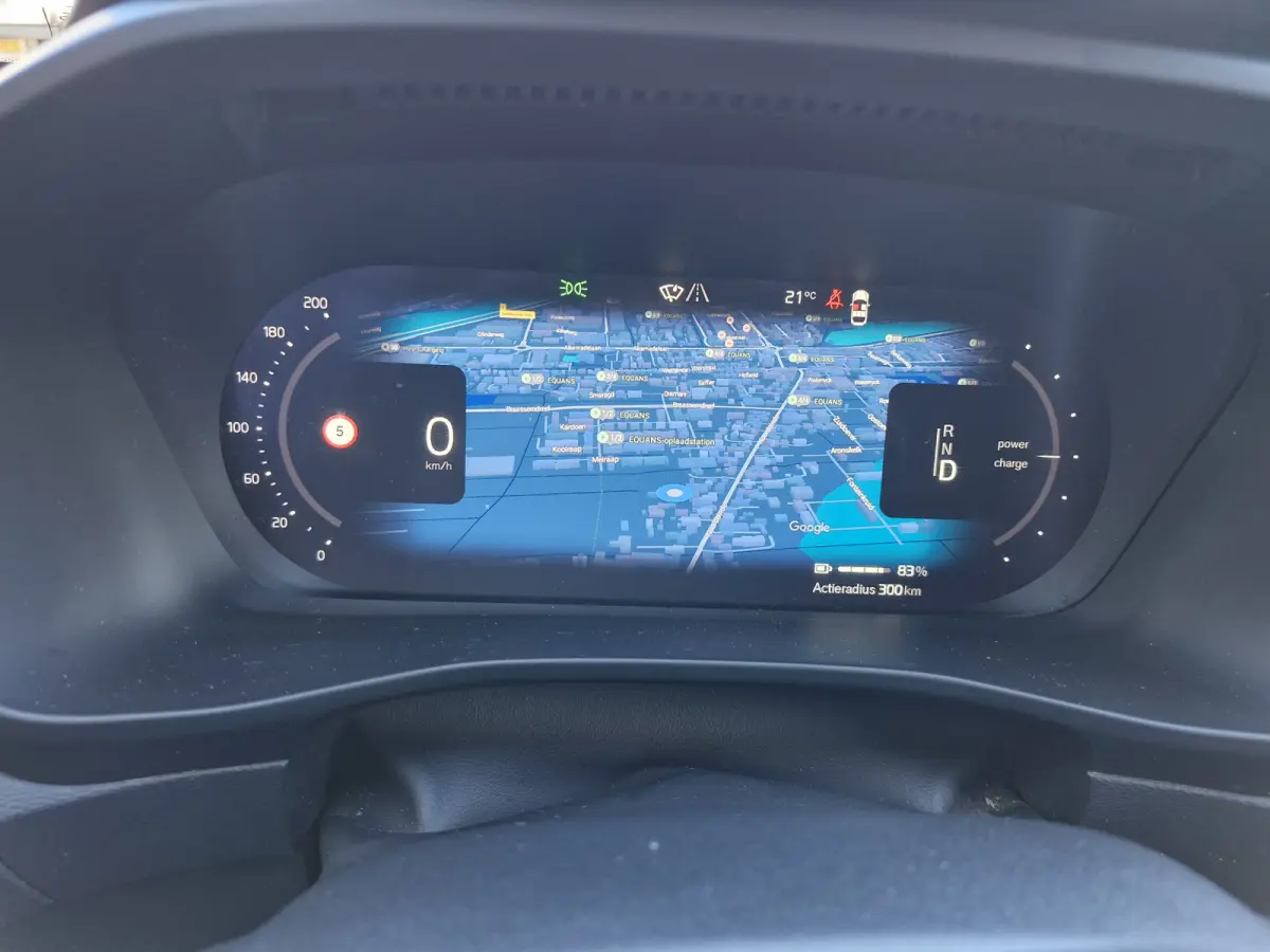 P8 AWD R-Design | Warmtepomp | Lounge Pack (audio installatie premium, elektrisch glazen panorama-dak, parkeersensor voor, rondomzicht camera)