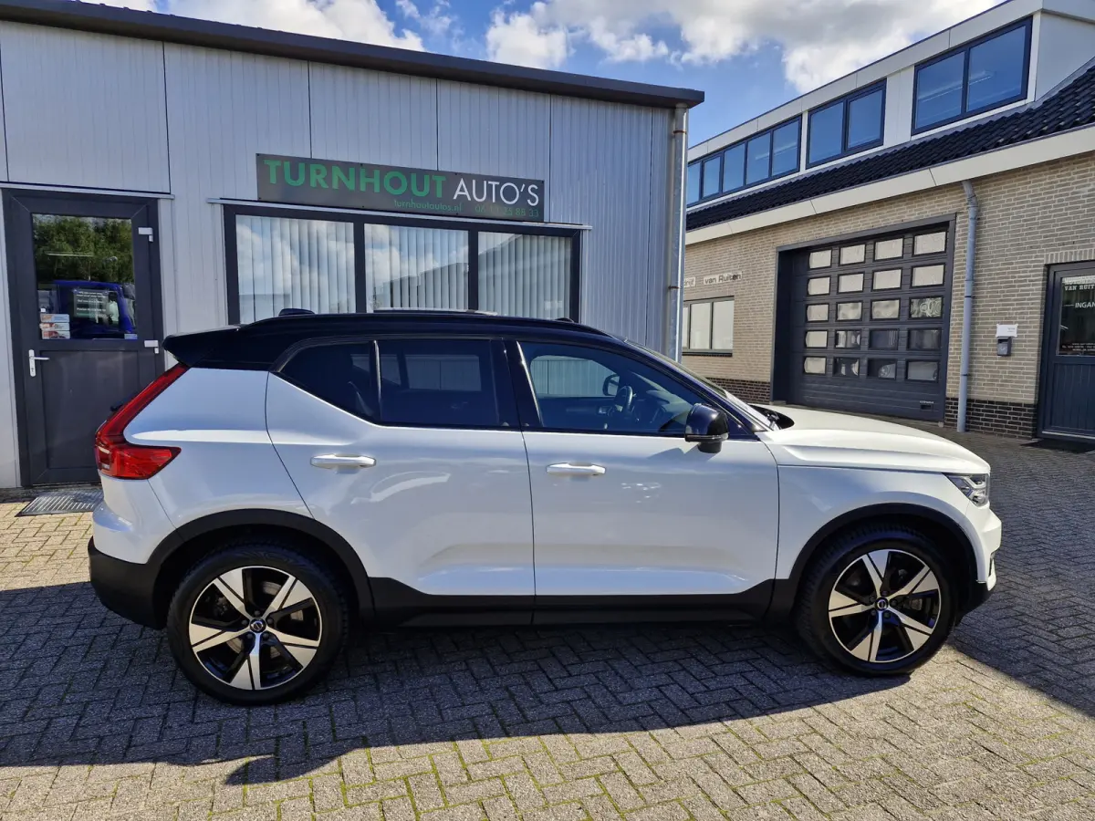 P8 AWD R-Design | Warmtepomp | Lounge Pack (audio installatie premium, elektrisch glazen panorama-dak, parkeersensor voor, rondomzicht camera)