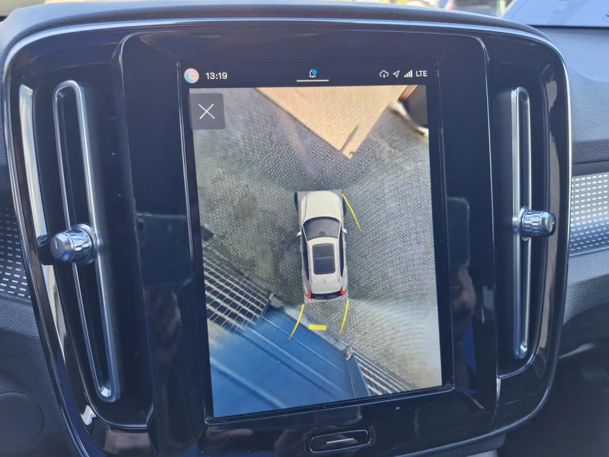 P8 AWD R-Design | Warmtepomp | Lounge Pack (audio installatie premium, elektrisch glazen panorama-dak, parkeersensor voor, rondomzicht camera)