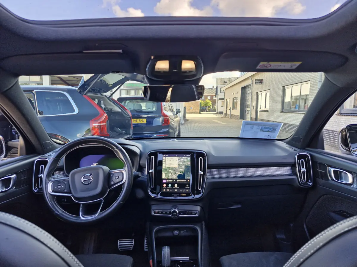 P8 AWD R-Design | Warmtepomp | Lounge Pack (audio installatie premium, elektrisch glazen panorama-dak, parkeersensor voor, rondomzicht camera)