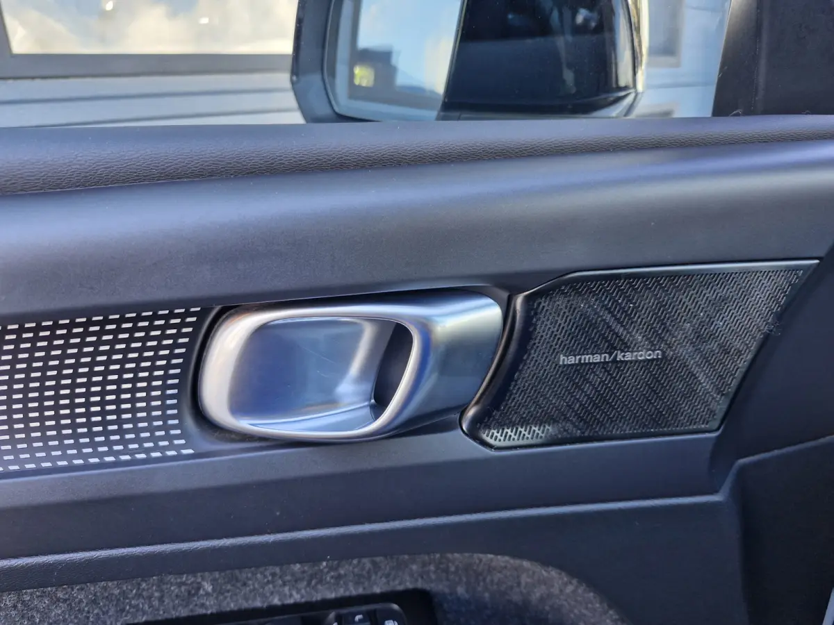 P8 AWD R-Design | Warmtepomp | Lounge Pack (audio installatie premium, elektrisch glazen panorama-dak, parkeersensor voor, rondomzicht camera)