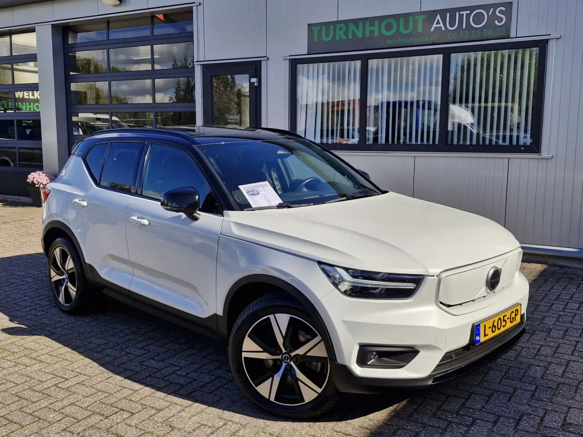 P8 AWD R-Design | Warmtepomp | Lounge Pack (audio installatie premium, elektrisch glazen panorama-dak, parkeersensor voor, rondomzicht camera)