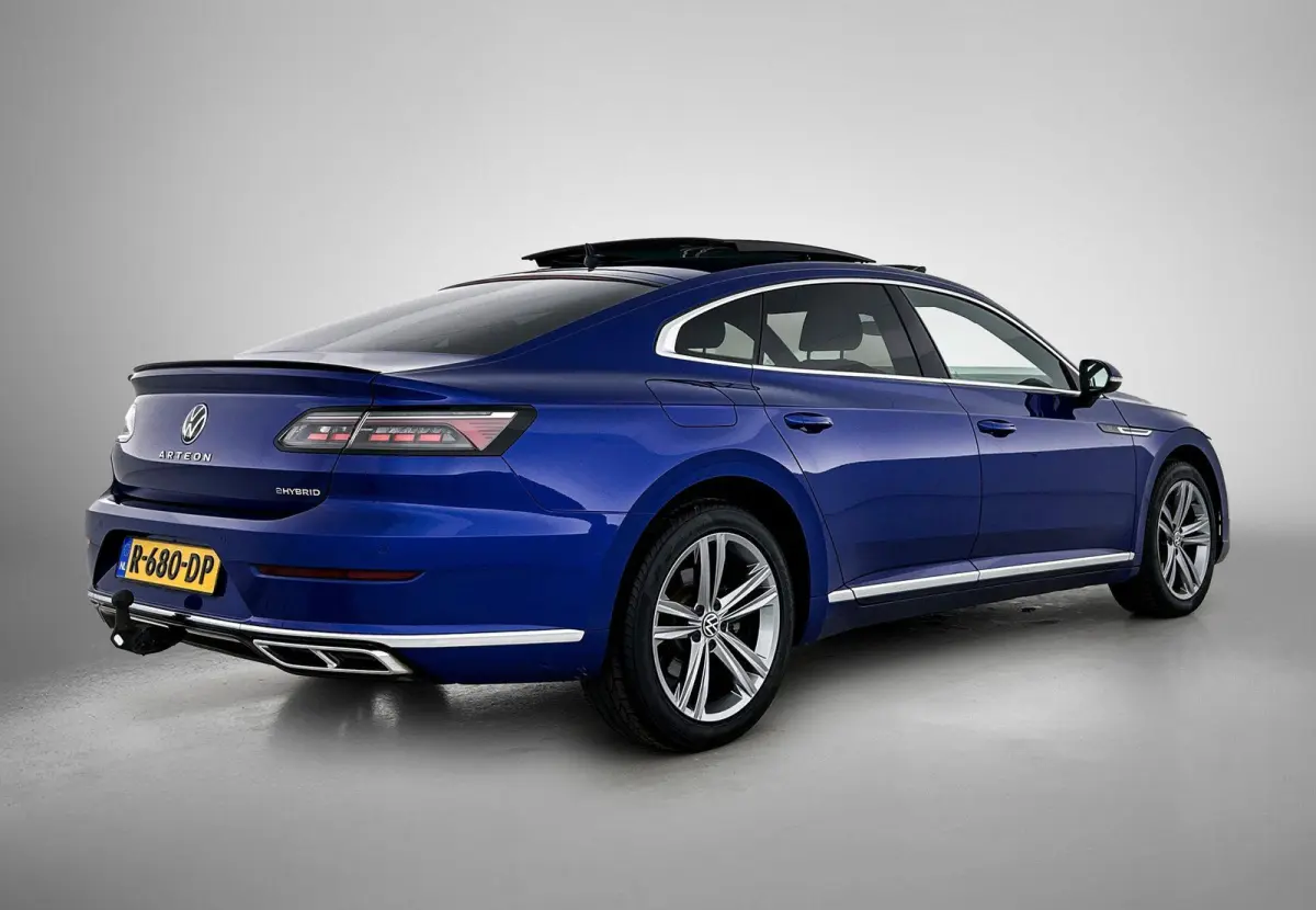 1.4 TSI eHybrid R-Line Business+ | Automaat | Trekhaak | Panorama dak | Stoel/stuurverwarming | Airco | 360 Camera | Navigatie |