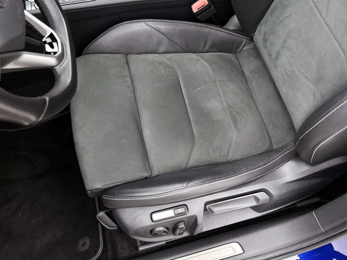 1.4 TSI eHybrid R-Line Business+ | Automaat | Trekhaak | Panorama dak | Stoel/stuurverwarming | Airco | 360 Camera | Navigatie |