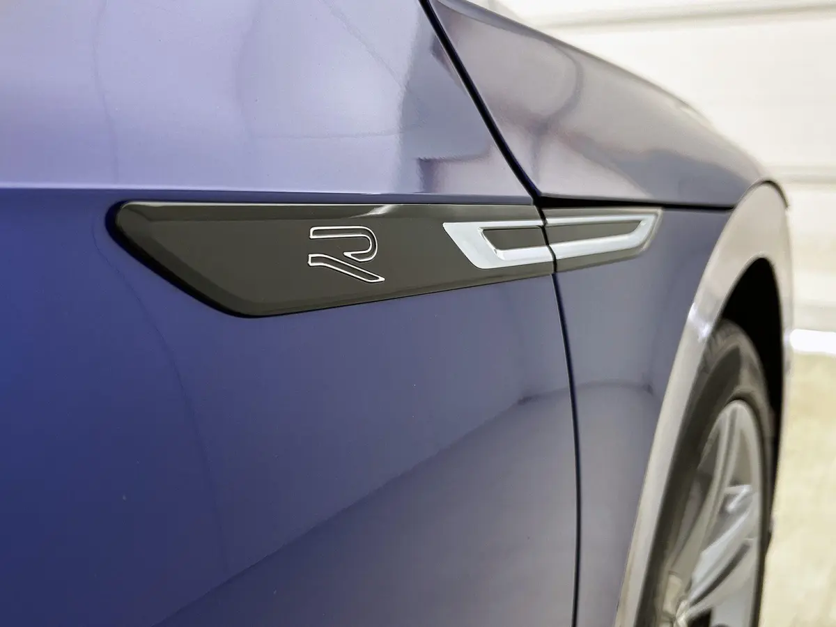 1.4 TSI eHybrid R-Line Business+ | Automaat | Trekhaak | Panorama dak | Stoel/stuurverwarming | Airco | 360 Camera | Navigatie |