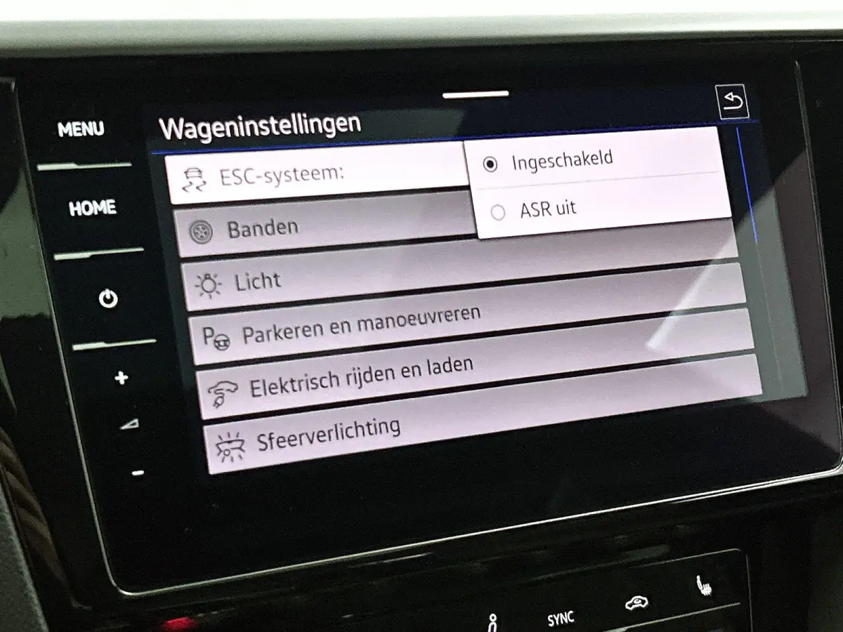 1.4 TSI eHybrid R-Line Business+ | Automaat | Trekhaak | Panorama dak | Stoel/stuurverwarming | Airco | 360 Camera | Navigatie |