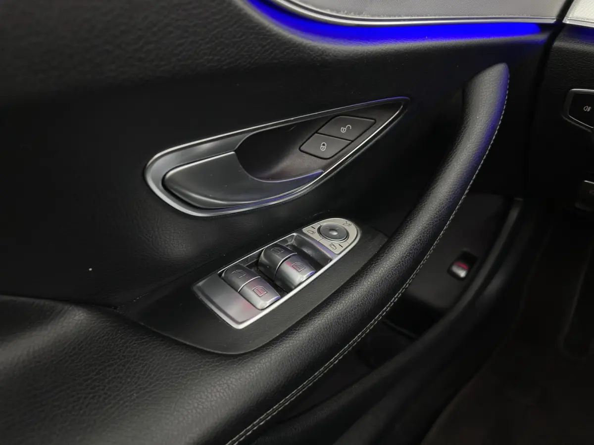 220 d AMG-Styling Premium Plus Aut. *PANO | LEATHER-MICROFIBRE | BURMESTER | ADAPTIVE-CRUISE | BLINDSPOT | MULTIBEAM-LED | MEMORY-PACK | TOPVIEW | KEYLESS | HEATED-SPORTSEATS | WIDESCREEN | 