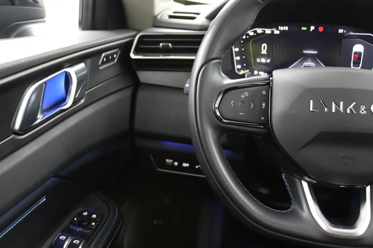 1.5*PLUG-IN*NAVI*PANO*CAM*ACC*CARPLAY*ECC*LED*