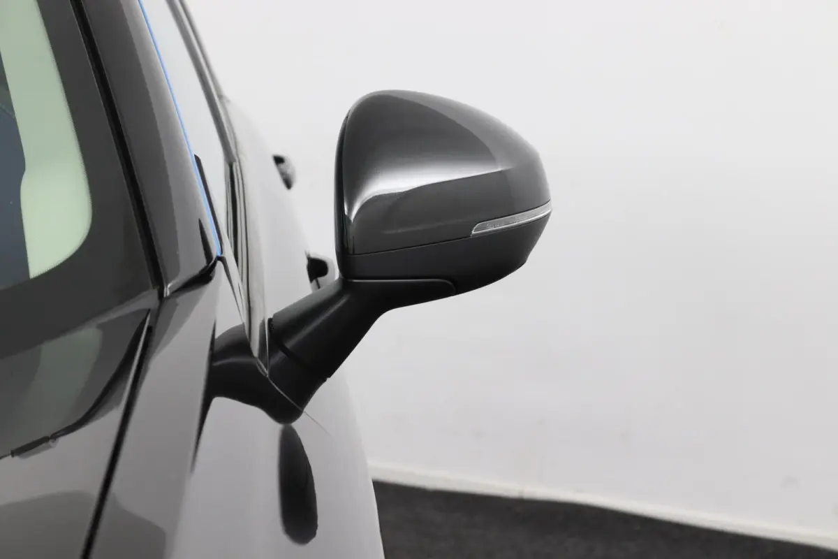 1.5*PLUG-IN*NAVI*PANO*CAM*ACC*CARPLAY*ECC*LED*