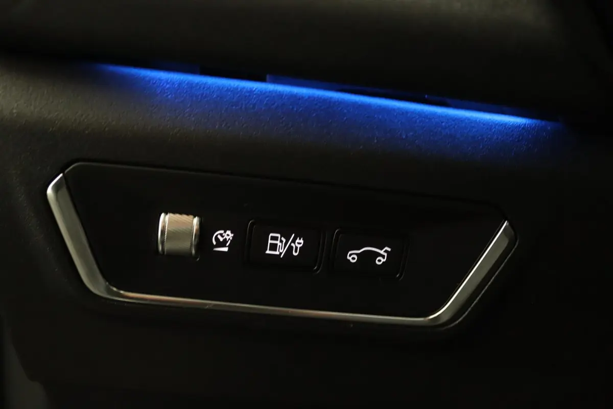 1.5*PLUG-IN*NAVI*PANO*CAM*ACC*CARPLAY*ECC*LED*