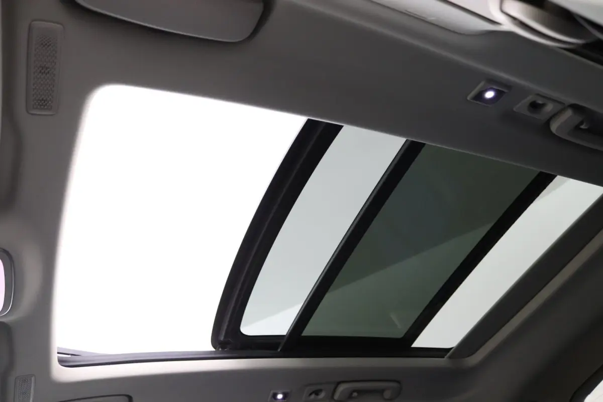 1.5*PLUG-IN*NAVI*PANO*CAM*ACC*CARPLAY*ECC*LED*