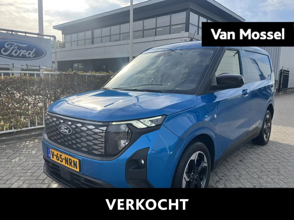 Cour. Limited 44 kWh | Adaptive Cruise Ctrl. | Trekhaak | Achteruitrijcamera | 17'' LMV | Navigatie | Draadloze Oplader |