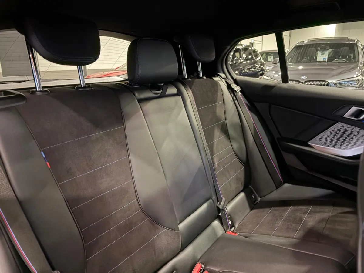 120 M Sport Design Edition Panoramadak | Stoelverwarming | Camera | Carplay