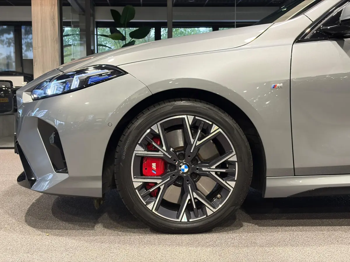 120 M Sport Design Edition Panoramadak | Stoelverwarming | Camera | Carplay