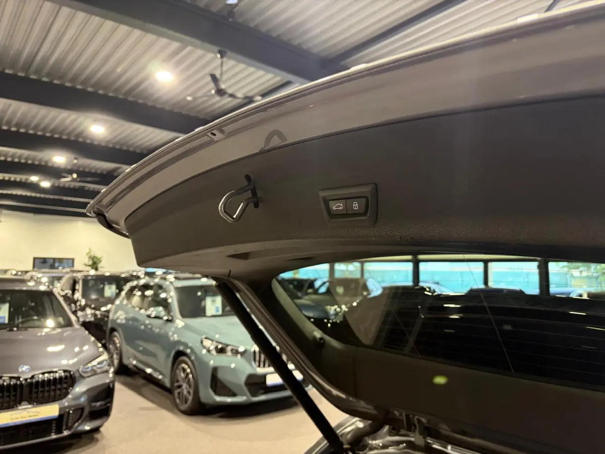 120 M Sport Design Edition Panoramadak | Stoelverwarming | Camera | Carplay