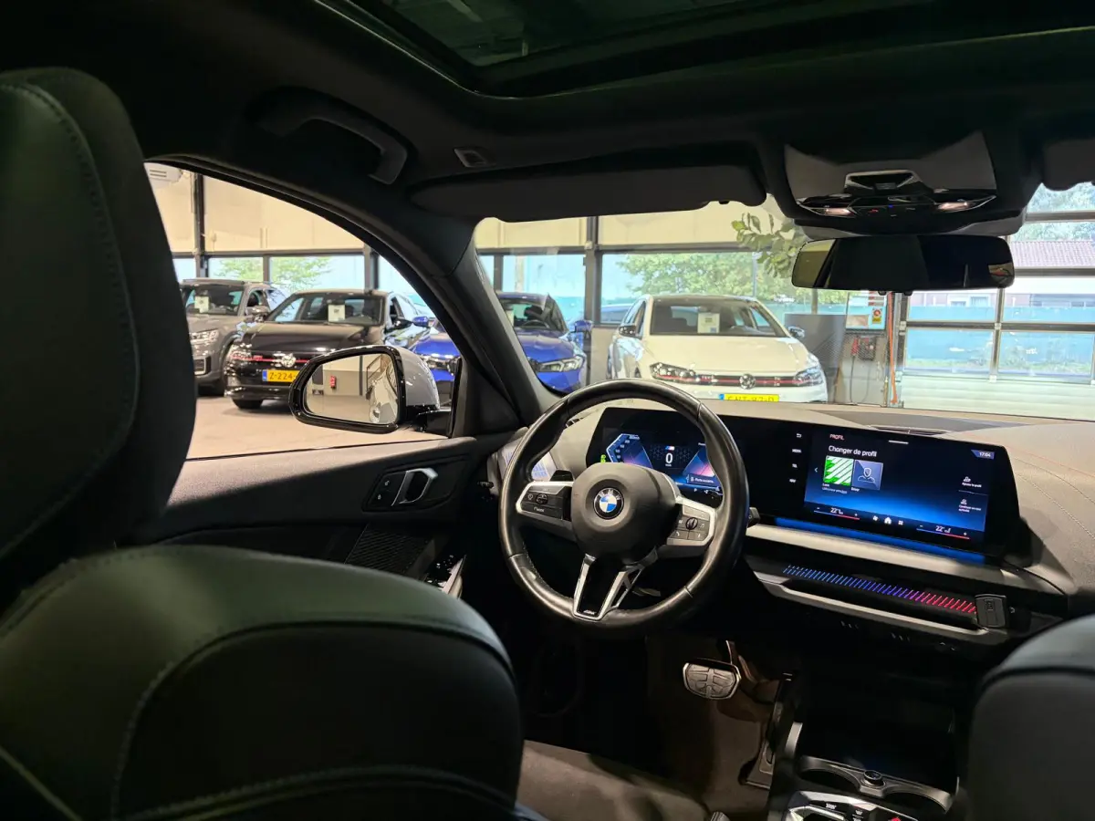 120 M Sport Design Edition Panoramadak | Stoelverwarming | Camera | Carplay