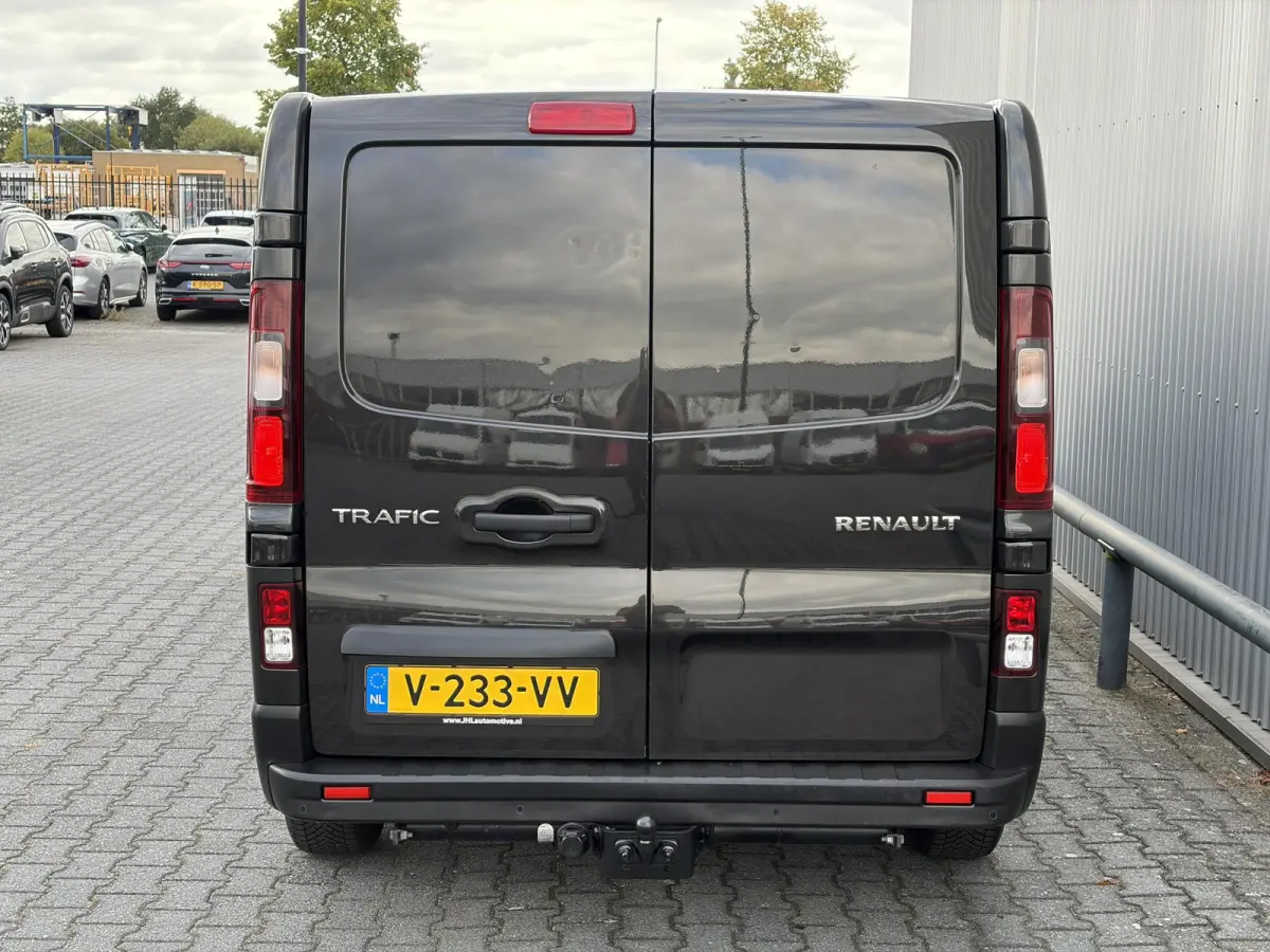 1.6 dCi L2H1 Luxe*3PERS*HAAK*CRUISE*A/C*TEL*LMV*