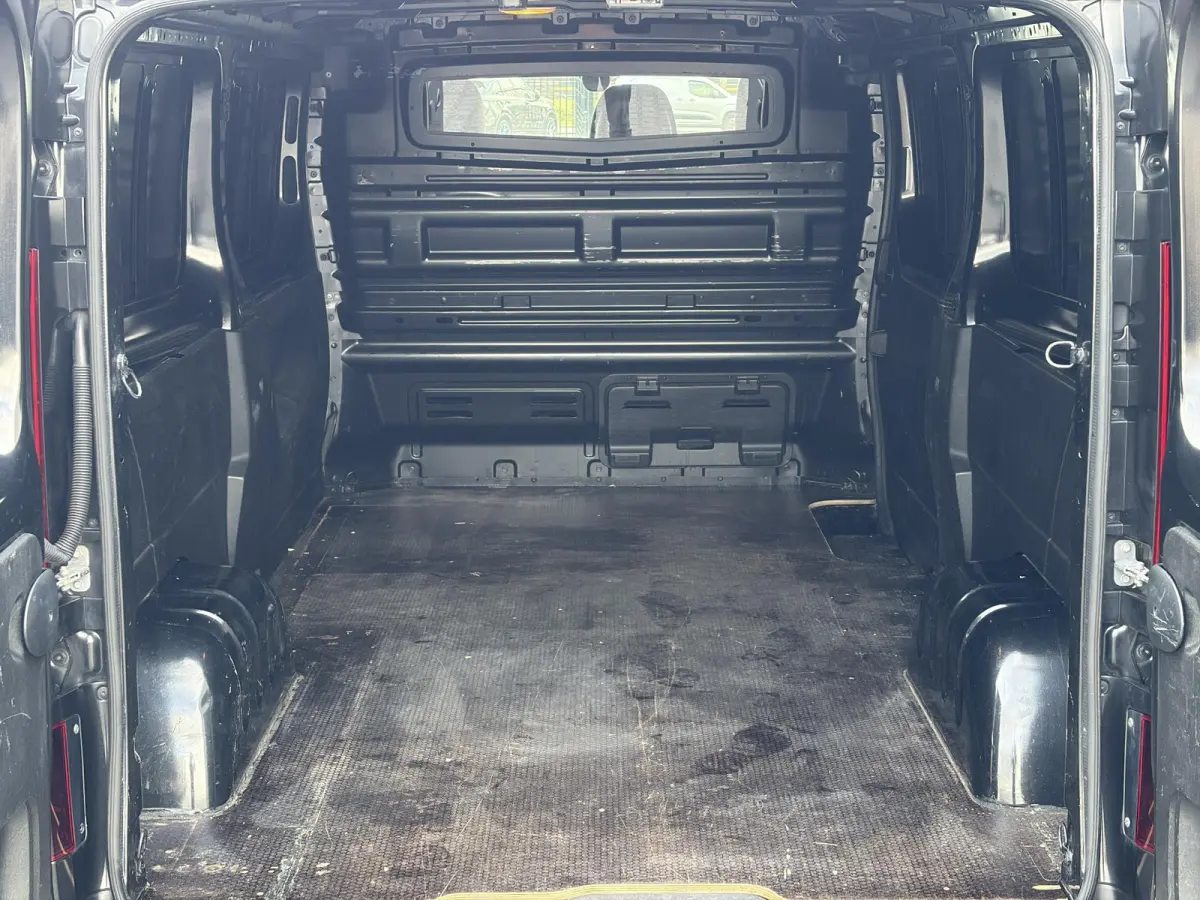 1.6 dCi L2H1 Luxe*3PERS*HAAK*CRUISE*A/C*TEL*LMV*