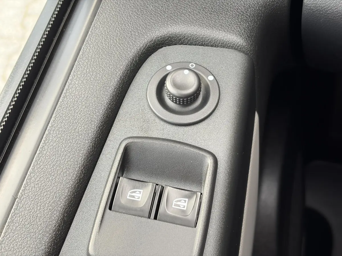 1.6 dCi L2H1 Luxe*3PERS*HAAK*CRUISE*A/C*TEL*LMV*