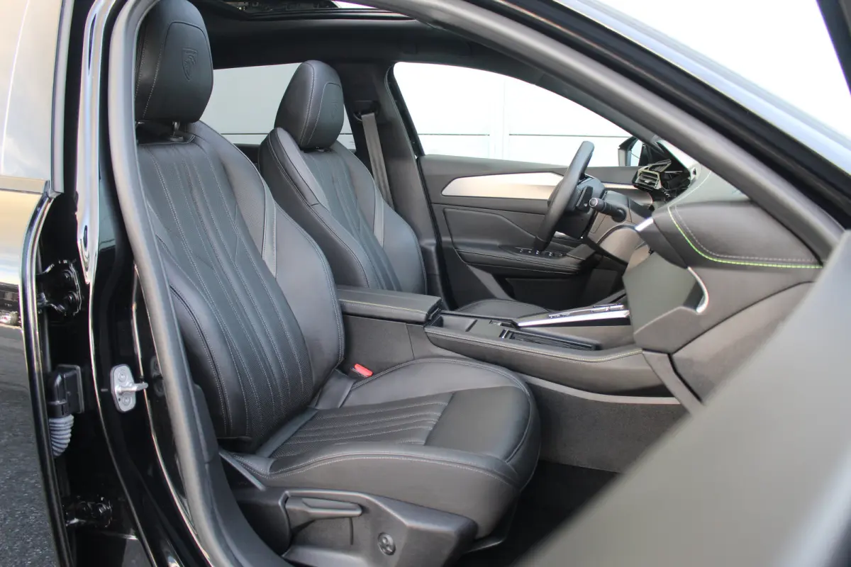 1.6 Plug-in Hybrid 225 GT | Pano | Trekhaak | Vol Leder | 360 Camera | Stoelverw. & Massage | Drive Assist | Elek. Achterklep | Navi | Carplay | Pano | Afn. Trekh | Vol Leder | 360 Camera | 