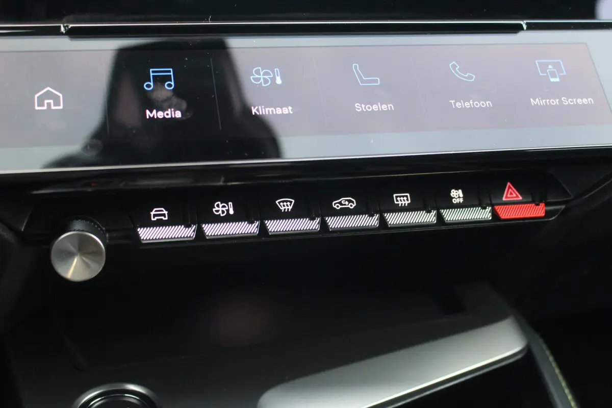 1.6 Plug-in Hybrid 225 GT | Pano | Trekhaak | Vol Leder | 360 Camera | Stoelverw. & Massage | Drive Assist | Elek. Achterklep | Navi | Carplay | Pano | Afn. Trekh | Vol Leder | 360 Camera | 