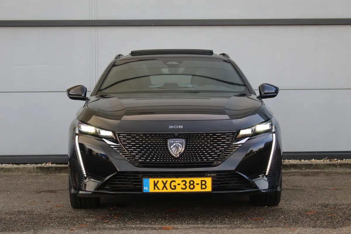 1.6 Plug-in Hybrid 225 GT | Pano | Trekhaak | Vol Leder | 360 Camera | Stoelverw. & Massage | Drive Assist | Elek. Achterklep | Navi | Carplay | Pano | Afn. Trekh | Vol Leder | 360 Camera | 