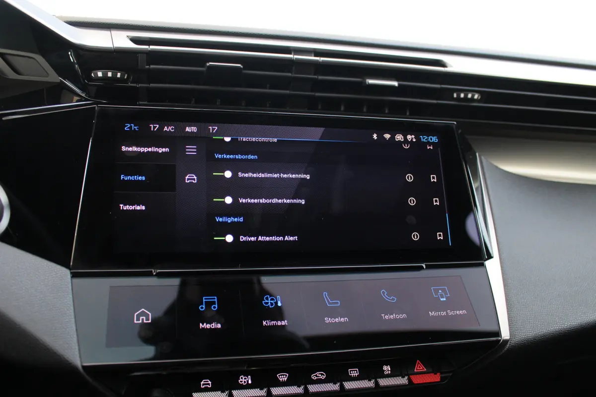1.6 Plug-in Hybrid 225 GT | Pano | Trekhaak | Vol Leder | 360 Camera | Stoelverw. & Massage | Drive Assist | Elek. Achterklep | Navi | Carplay | Pano | Afn. Trekh | Vol Leder | 360 Camera | 