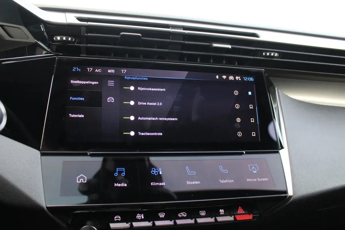 1.6 Plug-in Hybrid 225 GT | Pano | Trekhaak | Vol Leder | 360 Camera | Stoelverw. & Massage | Drive Assist | Elek. Achterklep | Navi | Carplay | Pano | Afn. Trekh | Vol Leder | 360 Camera | 