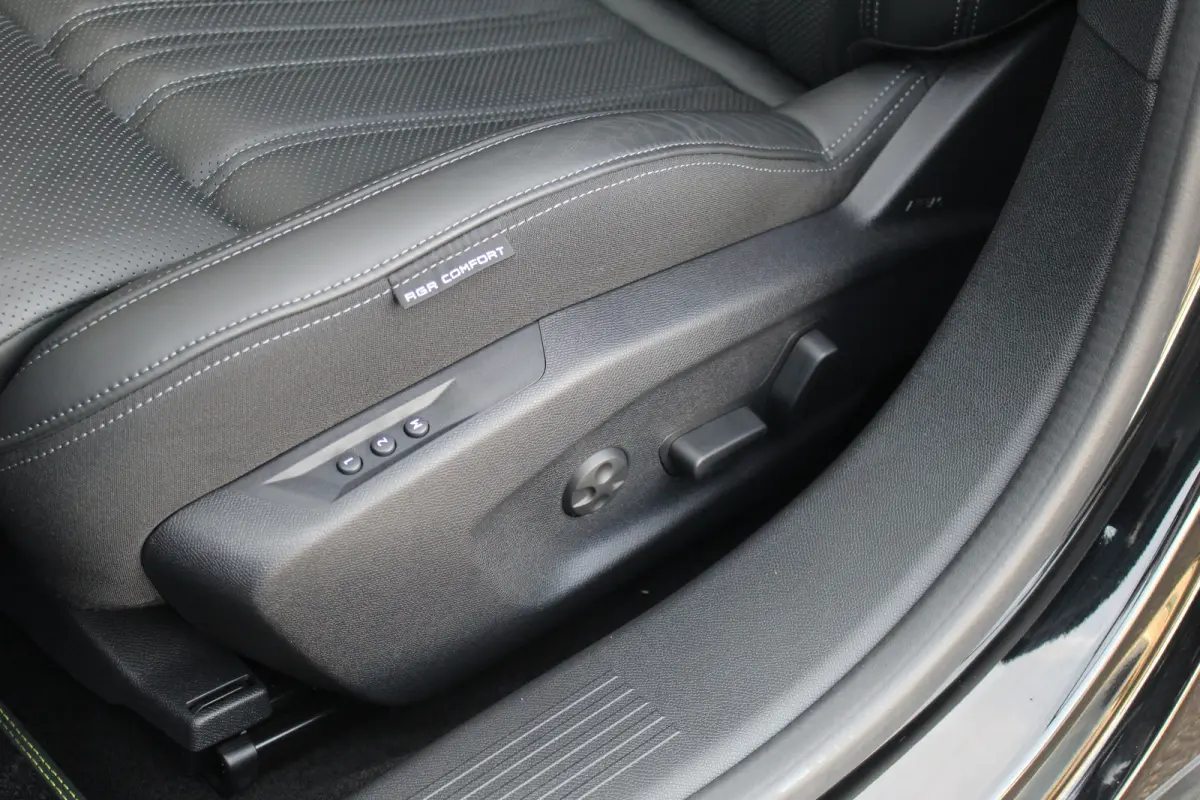 1.6 Plug-in Hybrid 225 GT | Pano | Trekhaak | Vol Leder | 360 Camera | Stoelverw. & Massage | Drive Assist | Elek. Achterklep | Navi | Carplay | Pano | Afn. Trekh | Vol Leder | 360 Camera | 