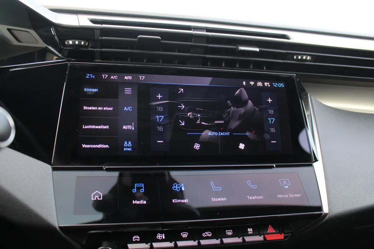 1.6 Plug-in Hybrid 225 GT | Pano | Trekhaak | Vol Leder | 360 Camera | Stoelverw. & Massage | Drive Assist | Elek. Achterklep | Navi | Carplay | Pano | Afn. Trekh | Vol Leder | 360 Camera | 