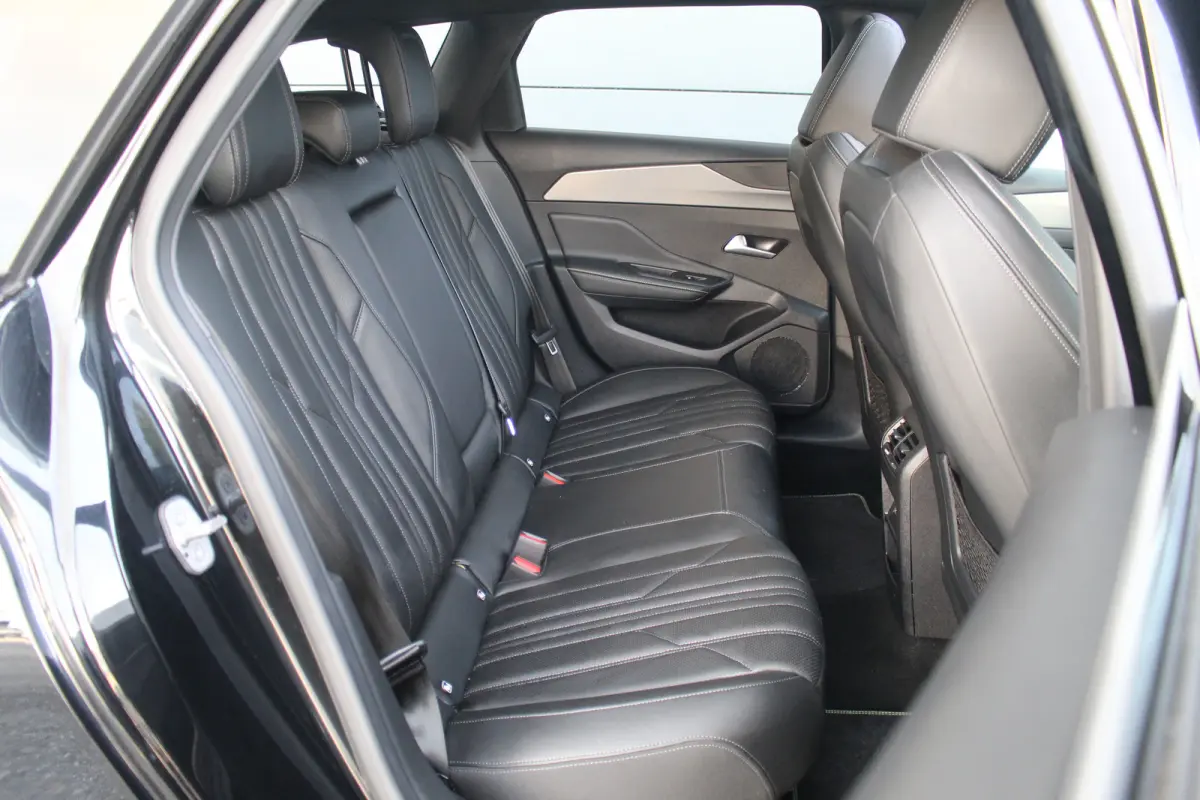 1.6 Plug-in Hybrid 225 GT | Pano | Trekhaak | Vol Leder | 360 Camera | Stoelverw. & Massage | Drive Assist | Elek. Achterklep | Navi | Carplay | Pano | Afn. Trekh | Vol Leder | 360 Camera | 