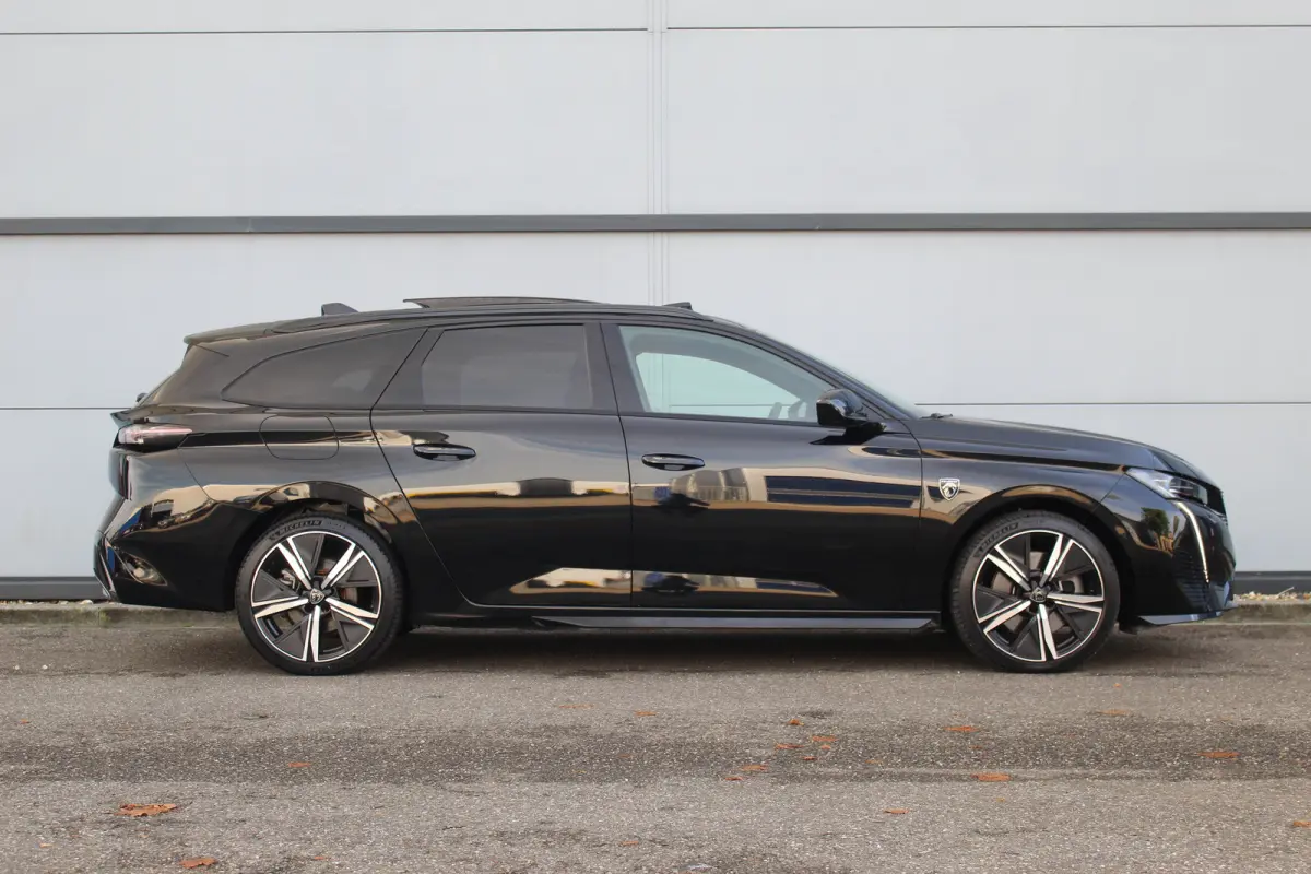 1.6 Plug-in Hybrid 225 GT | Pano | Trekhaak | Vol Leder | 360 Camera | Stoelverw. & Massage | Drive Assist | Elek. Achterklep | Navi | Carplay | Pano | Afn. Trekh | Vol Leder | 360 Camera | 