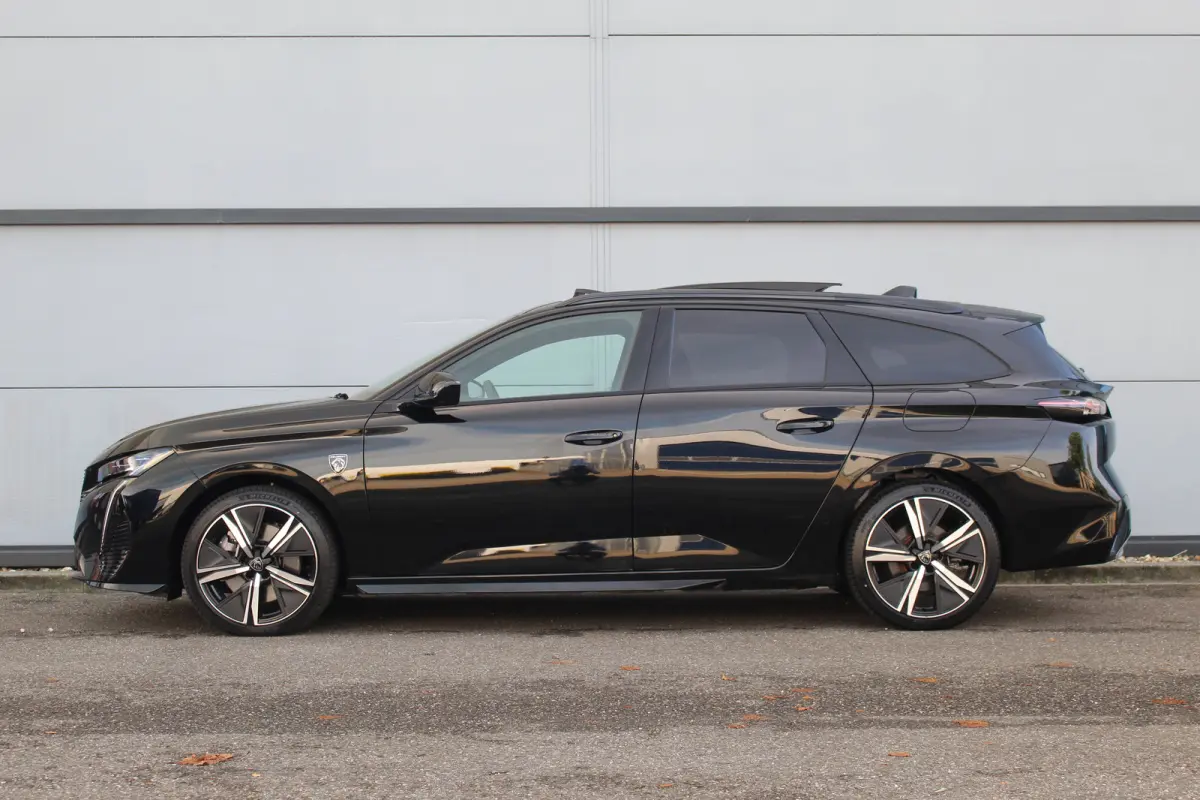 1.6 Plug-in Hybrid 225 GT | Pano | Trekhaak | Vol Leder | 360 Camera | Stoelverw. & Massage | Drive Assist | Elek. Achterklep | Navi | Carplay | Pano | Afn. Trekh | Vol Leder | 360 Camera | 