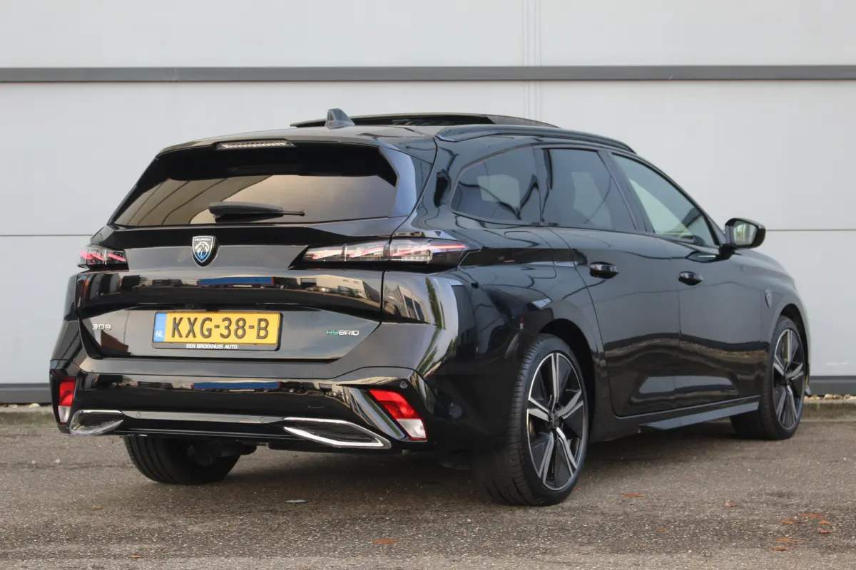 1.6 Plug-in Hybrid 225 GT | Pano | Trekhaak | Vol Leder | 360 Camera | Stoelverw. & Massage | Drive Assist | Elek. Achterklep | Navi | Carplay | Pano | Afn. Trekh | Vol Leder | 360 Camera | 