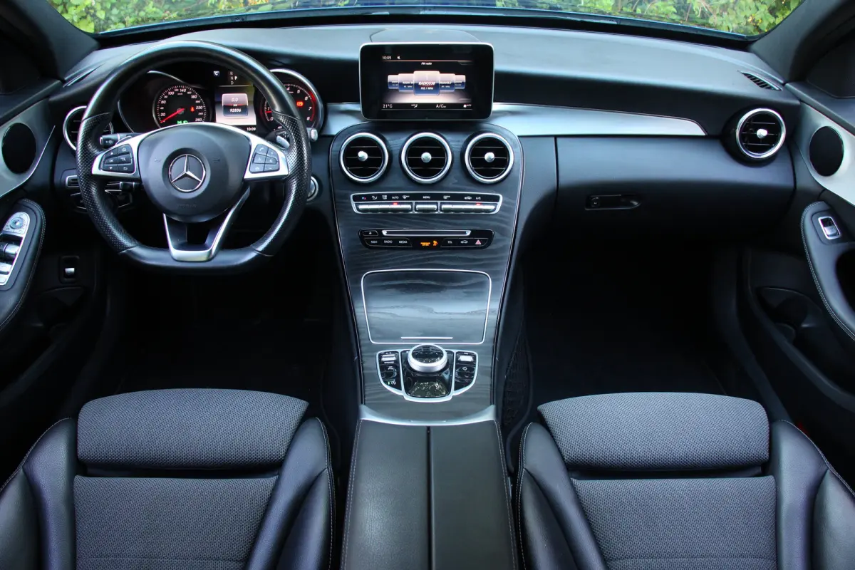 180 Sport Edition | AFN TREKHAAK | CAMERA | AMG STYLING | ELEKTS STOELEN | STOELVERWARMING | NAVI
