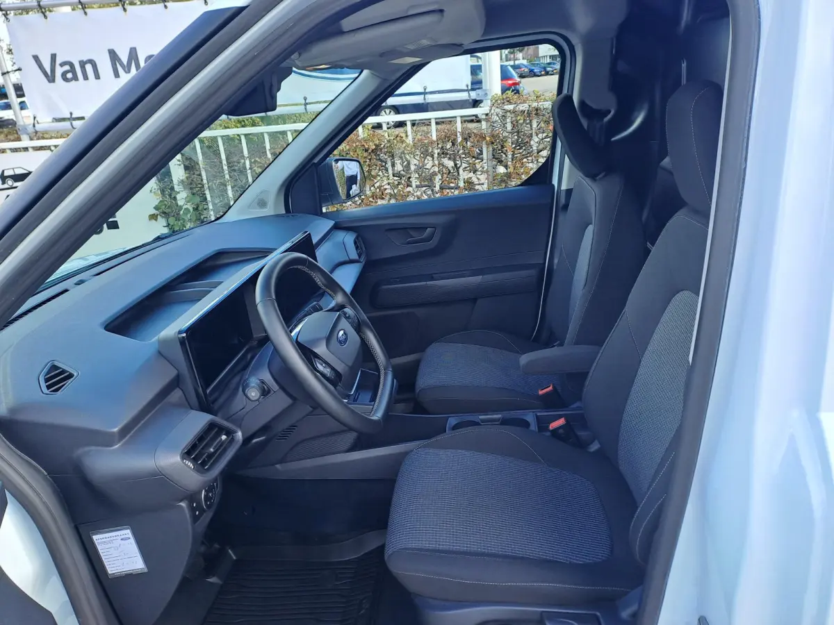 Cour. Trend 44 kWh | Achteruitrijd Camera | Trekhaak | Navigatie | Adaptieve Cruise Control |