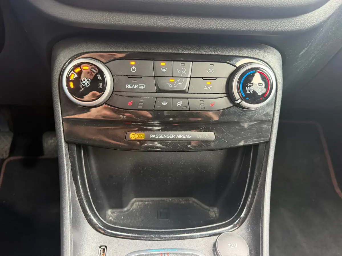 1.0 EcoBoost ST-Line - Magnetic Grey - Virtual/Winterpakket/Carplay