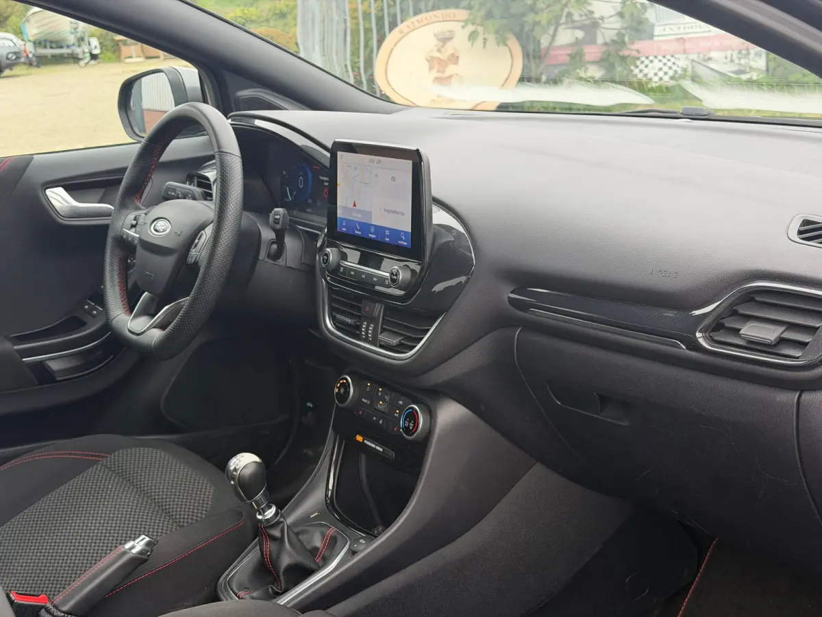 1.0 EcoBoost ST-Line - Magnetic Grey - Virtual/Winterpakket/Carplay