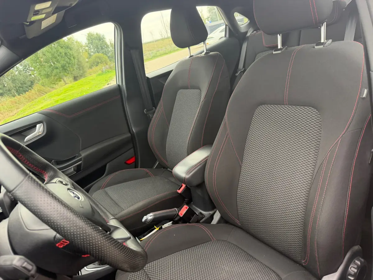 1.0 EcoBoost ST-Line - Magnetic Grey - Virtual/Winterpakket/Carplay