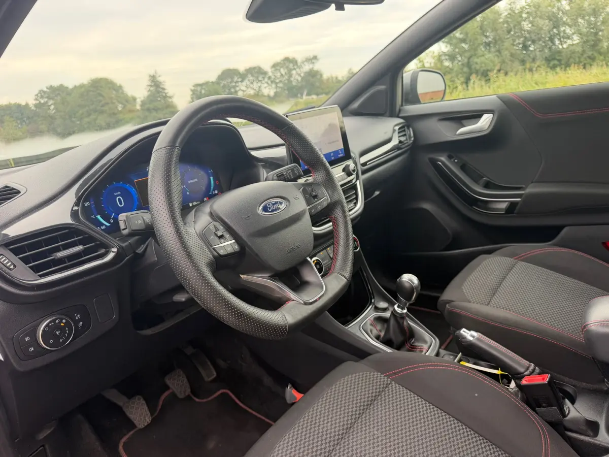 1.0 EcoBoost ST-Line - Magnetic Grey - Virtual/Winterpakket/Carplay