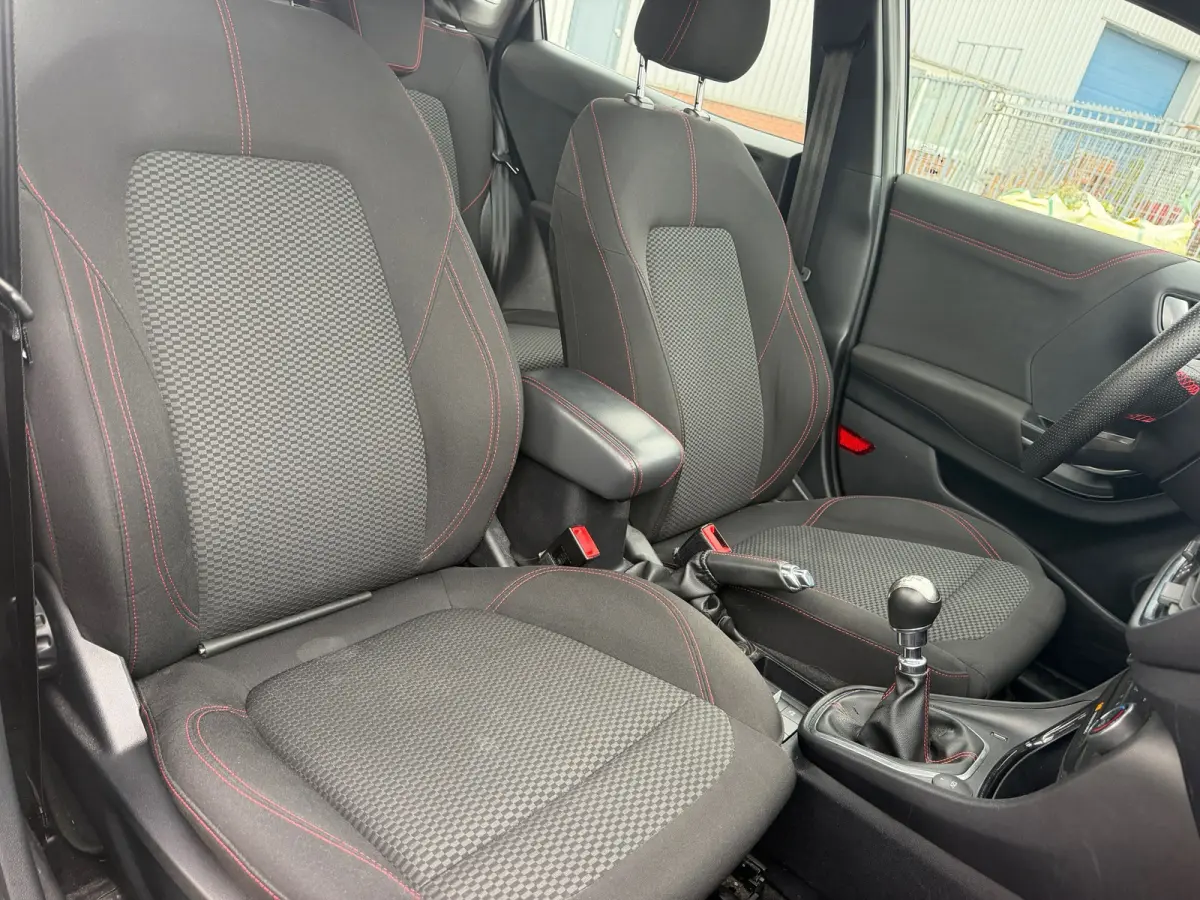 1.0 EcoBoost ST-Line - Magnetic Grey - Virtual/Winterpakket/Carplay