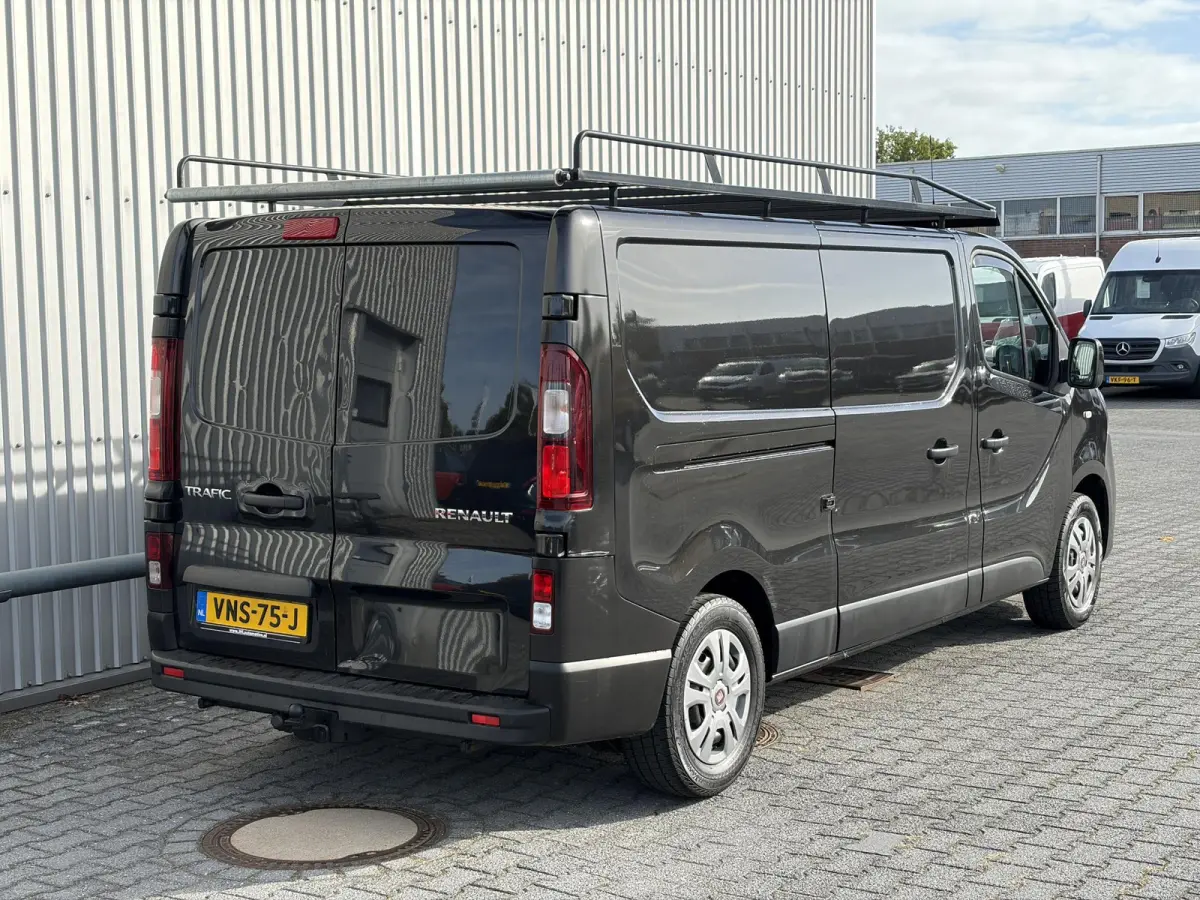 2.0 dCi 145 T29 L2H1*HAAK*A/C*CRUISE*TEL*3PERS*