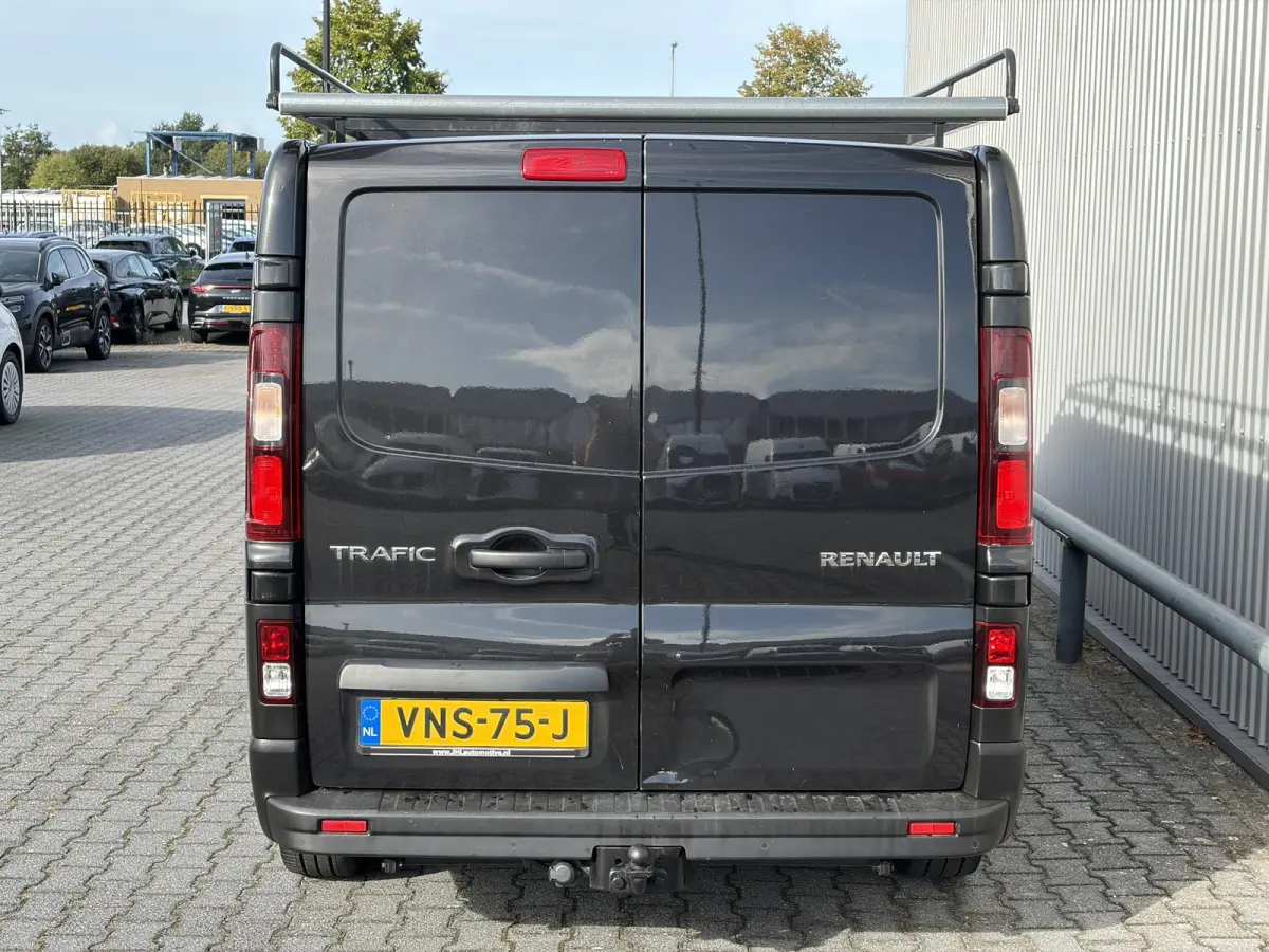 2.0 dCi 145 T29 L2H1*HAAK*A/C*CRUISE*TEL*3PERS*